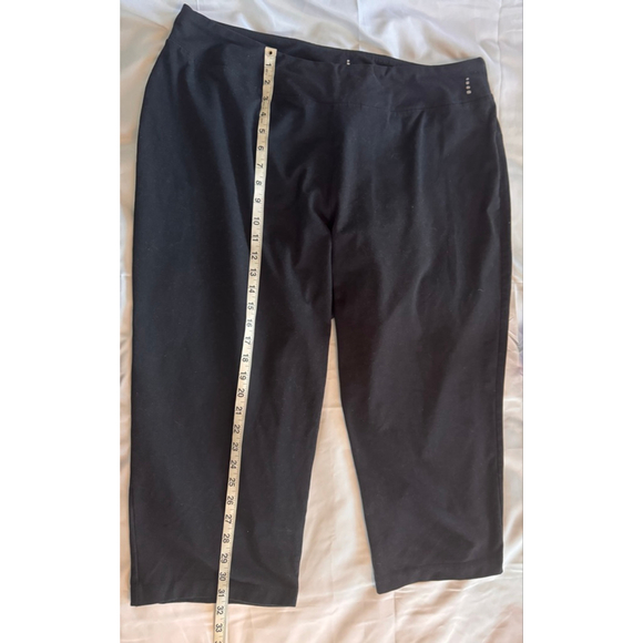 Women's Lands' End Black Capris 2X - Picture 6 of 10